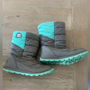 Girls Sorel winter boots size 13